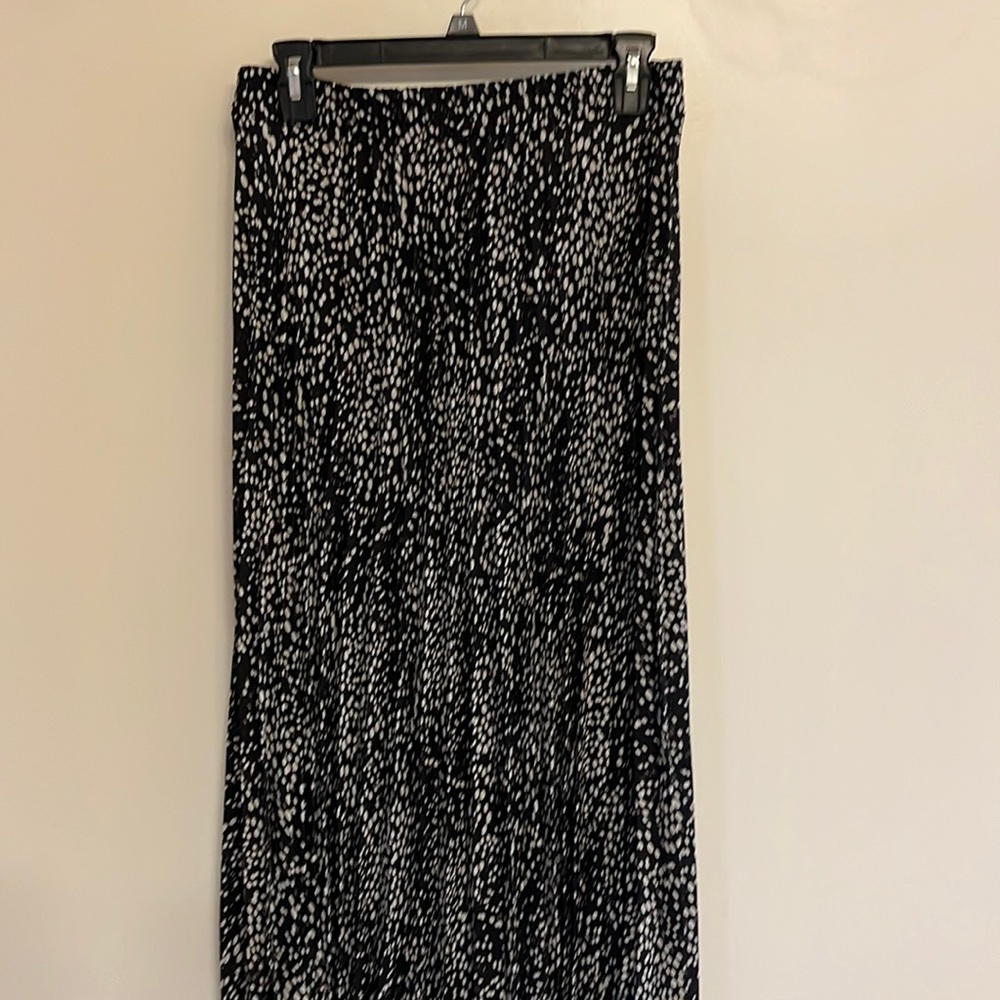 NWT Max Studio pleated skirt